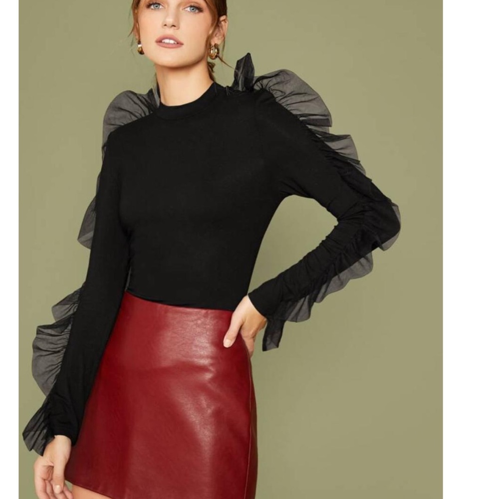 Black Exaggerated Ruffle Top - Picture 4 of 9